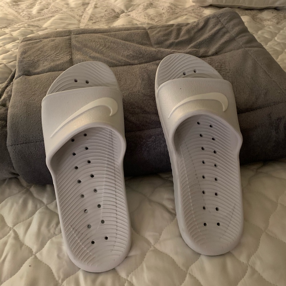 NIKE Women’s shoes. Sandals/Flip Flops. Size 9.5